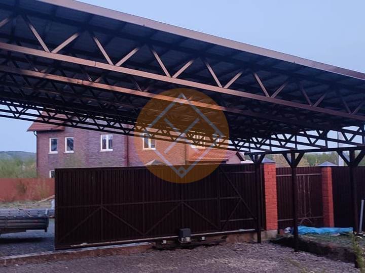 стальной навес для трех машин из профнастила