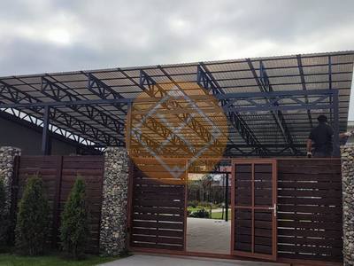 Навес для дачи с односкатной крышей из поликарбоната