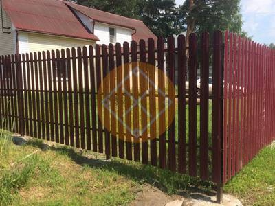 Забор евроштакетника с откатными воротами без автоматики