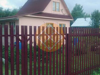 Забор из евроштакетника с металлическими столбами для дачного дома