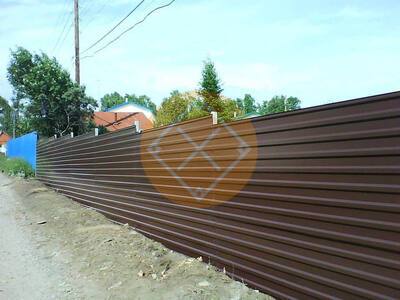 Недорогой забор из горизонтального профнастила