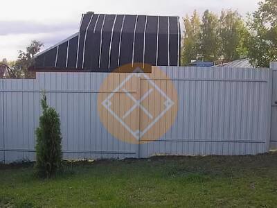Забор лесенкой из профнастила для неровного участка