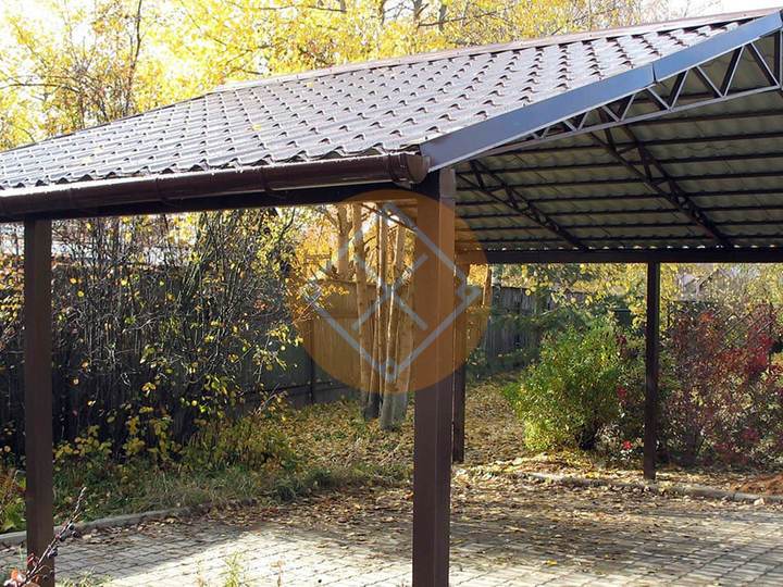двускатный навес с металлочерепицей