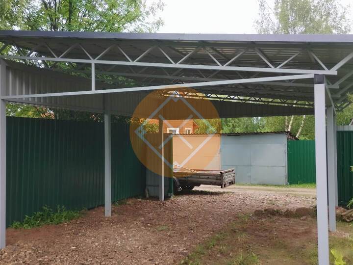 навес односкатный из профлиста серого цвета