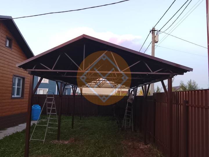 стальной навес с кровлей из металлочерепицы