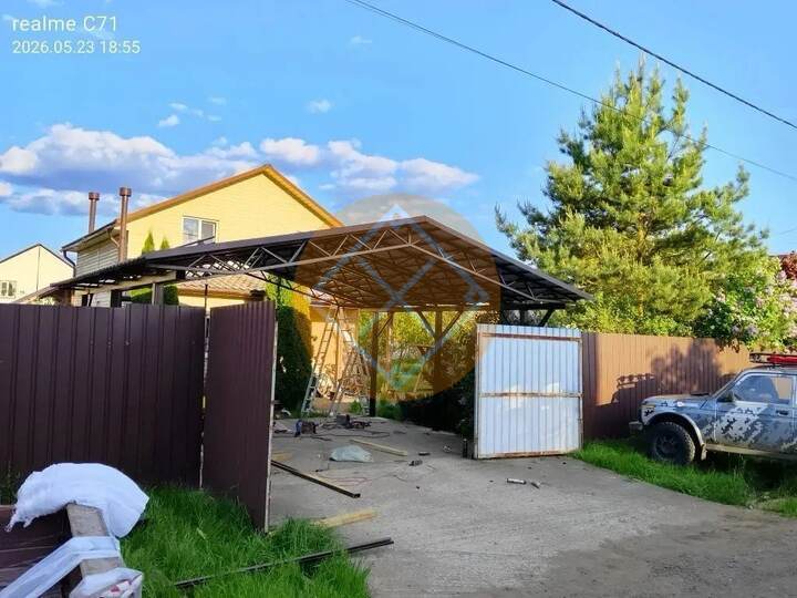 двускатный навес из металлочерепицы