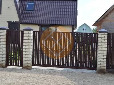 Ворота откатные с евроштакетником и калиткой